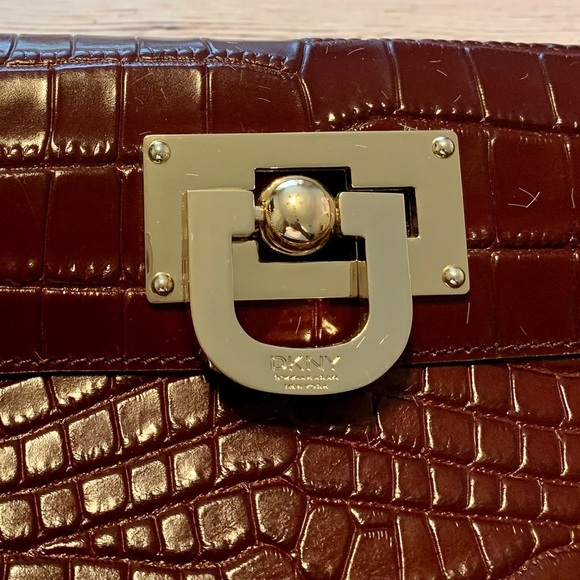 SOLD- Vintage Donna Karan DKNY oversized Clutch Purse with Chain Strap - Picture 7 of 12